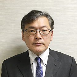 内田　晋 氏